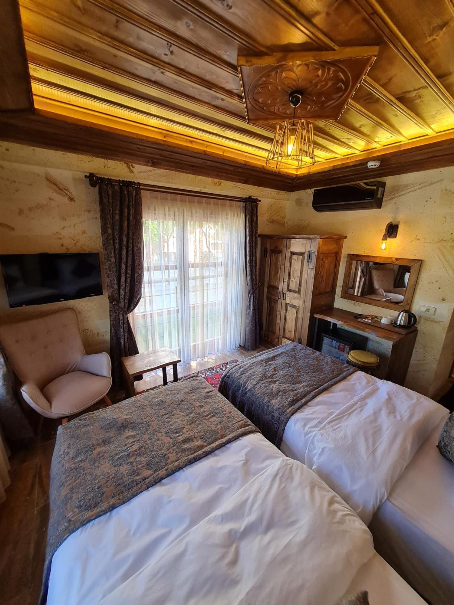 Flavia Cappadocia Hotel Üchisar Bagian luar foto